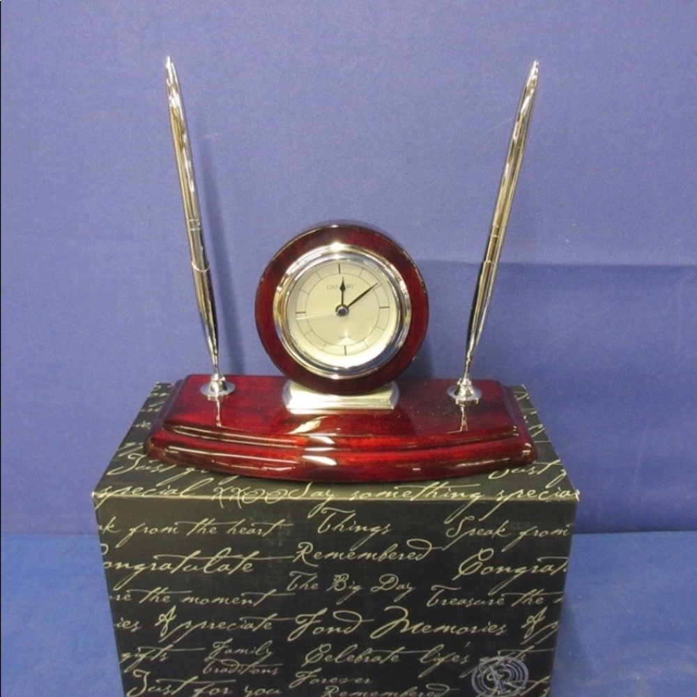 Things Remembered Mahogany Danbury Clock Pen Stand